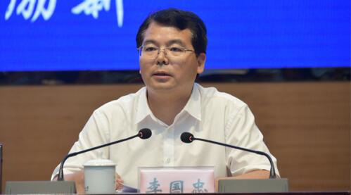 李國忠簡歷：廣西大學黨委書記李國忠，曾任廣西科技廳廳長，桂林理工大學黨委書記，桂林市委常委、組織部部長