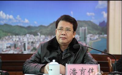 潘育偉簡歷：河池市人大主任潘育偉，曾任河池市委常委、政法委書記
