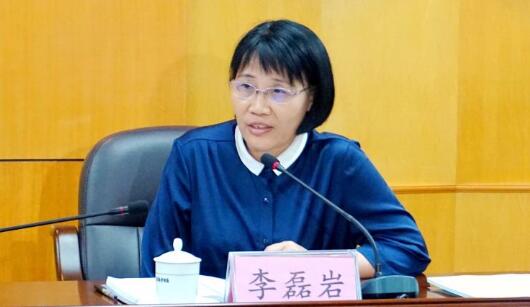 李磊巖簡歷：欽州市人大副主任李磊巖，曾任欽州市副市長、政協(xié)副主席