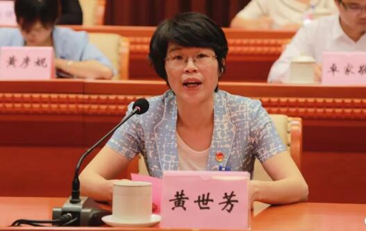 黃世芳簡歷：中國駐毛里求斯大使黃世芳，曾任來賓市委常委、宣傳部部長、副市長，東興市長