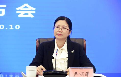 嚴(yán)麗萍簡(jiǎn)歷：廣西自治區(qū)檢察院副檢察長(zhǎng)嚴(yán)麗萍，曾任南寧市委常委、統(tǒng)戰(zhàn)部部長(zhǎng)