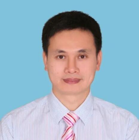 蔣偉名簡(jiǎn)歷：桂林市科協(xié)原主席蔣偉名，曾任桂林市委組織部副部長(zhǎng)、象山區(qū)委書記、民政局局長(zhǎng)