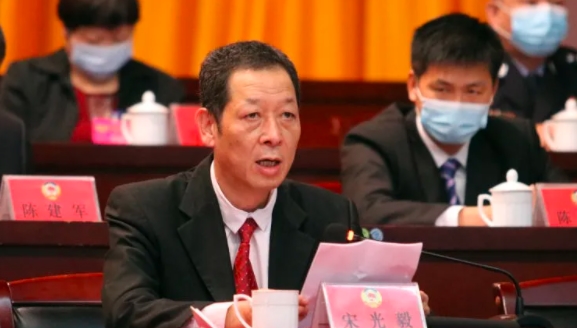 宋光毅被查，宋光毅簡(jiǎn)歷：欽州靈山政協(xié)主席宋光毅，曾任浦北、靈山縣委常委、宣傳部部長(zhǎng)、副縣長(zhǎng)