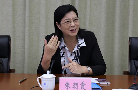 朱朝霞簡歷：廣西職業(yè)師范學院院長朱朝霞，曾任玉林市委常委、常務副市長