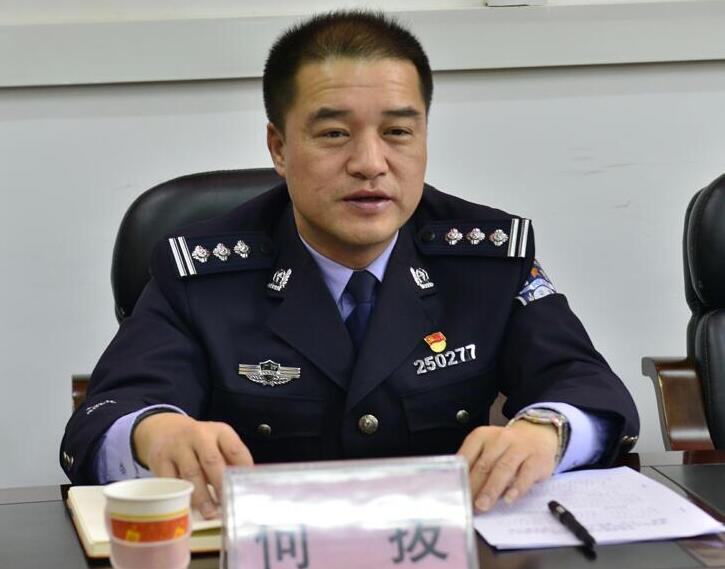 何拔簡歷：來賓金秀副縣長、公安局局長何拔，曾任來賓市公安局興賓分局副局長