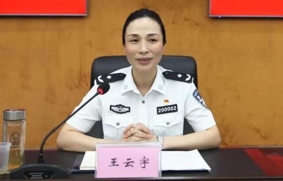 王云宇簡歷：柳州市公安局黨委副書記、政委王云宇，曾任廣西公安廳友誼關口岸簽證處主任