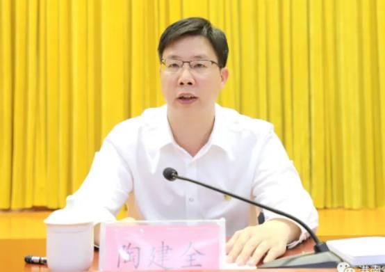 陶建全簡歷：貴港市港南區(qū)委書記陶建全，曾任廣西自治區(qū)黨委辦公廳人事處處長、貴港市委秘書長