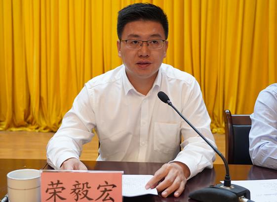 榮毅宏簡歷：防城港市發(fā)改委主任榮毅宏被查，曾任防城區(qū)委副書記、區(qū)長