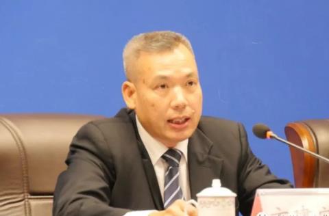 方建安簡歷：欽州市人大副主任方建安，曾任欽州市委秘書長、農(nóng)業(yè)農(nóng)村局局長