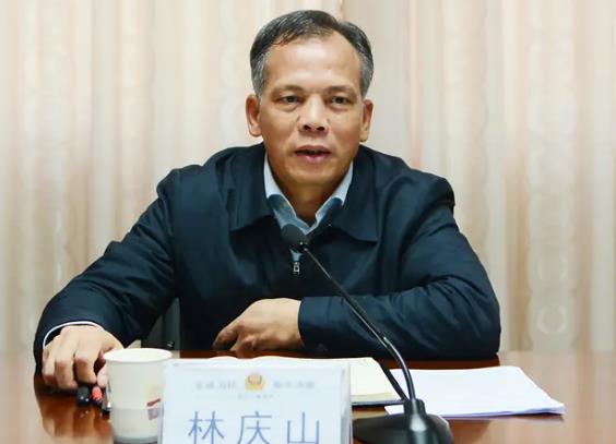 林慶山簡歷：欽州市政協(xié)副主席林慶山被抓接受審查調查，曾任欽州市委常委、政法委書記、市委秘書長