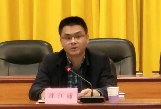 沈江通簡歷：柳州市融水縣委原常委、常務(wù)副縣長沈江通，曾任北部生態(tài)新區(qū)副主任